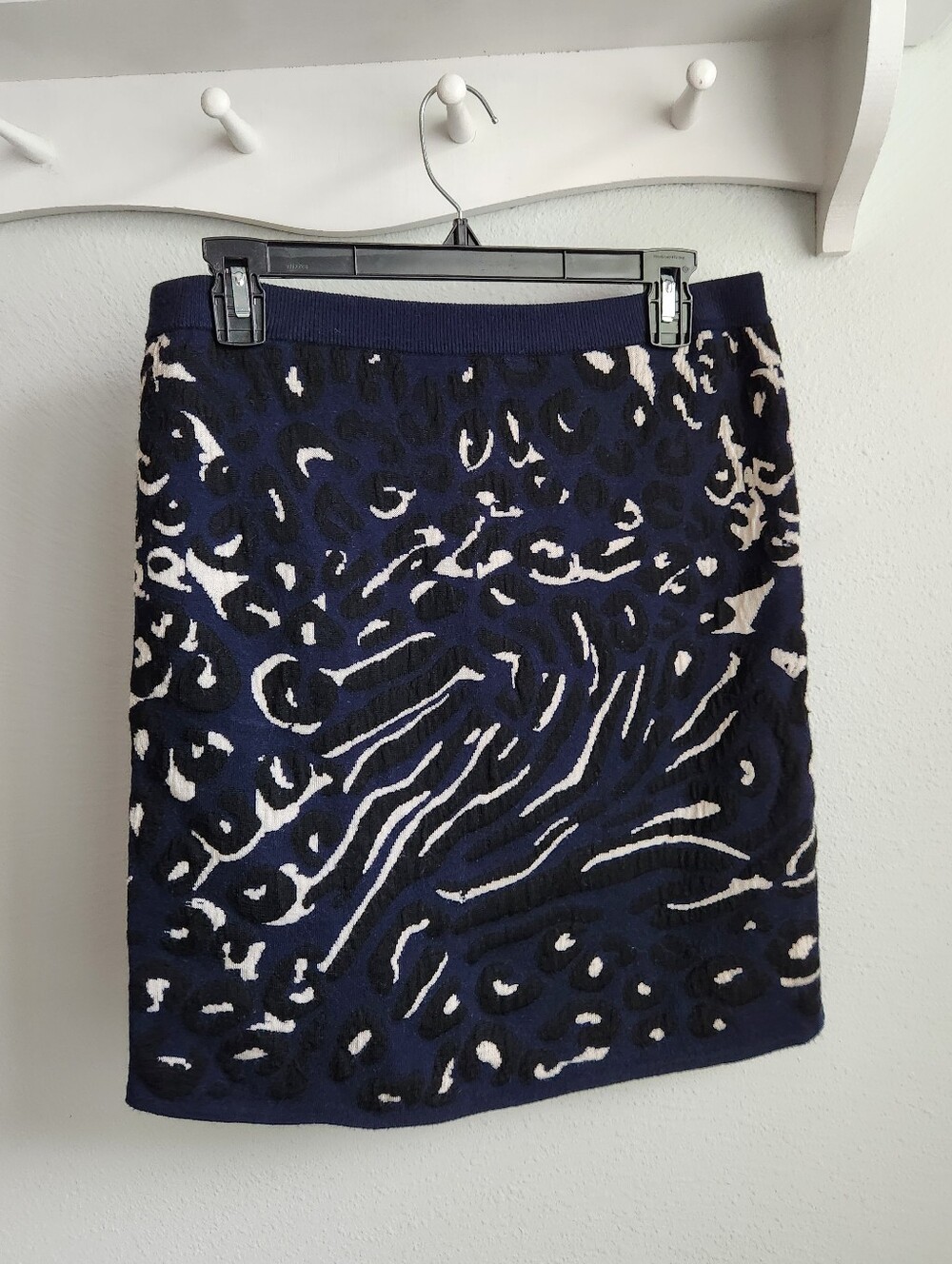 Club Monaco Wool Blend Navy Leopard Print Knit Skirt Size MEDIUM